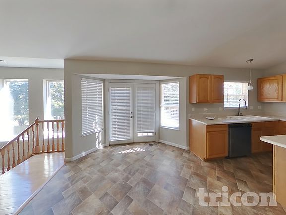 3rd image of 130 Fleur De Lis Dr