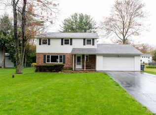 12 Audrey Ln, Wynantskill, NY 12198