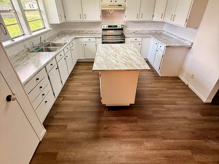 8393 N Wind St — Photo 2