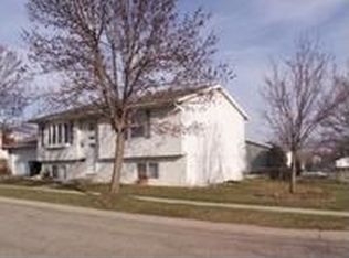 1907 49th St NW, Rochester, MN 55901