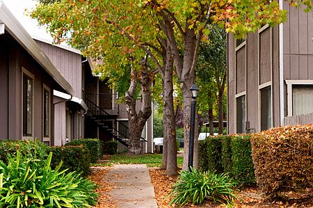 Courtyard Cottages Breezeway