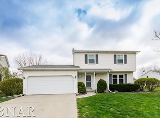 3 Navajo Ct, Bloomington, IL 61704