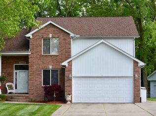 29954 Sugar Creek Ct, New Baltimore, MI 48047