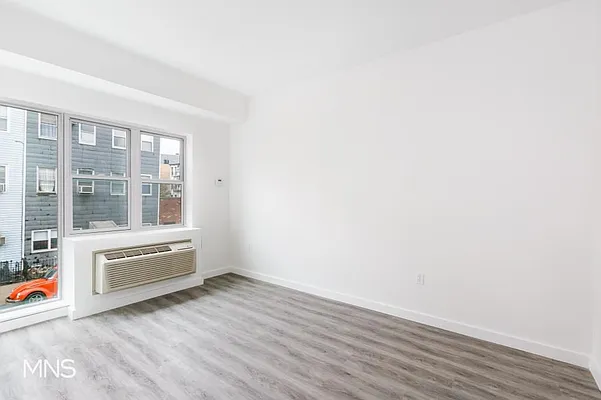 Rented by MNS Marketing | media 5