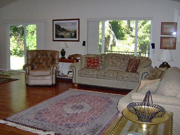 2nd image of 1700 Blackwell Ln