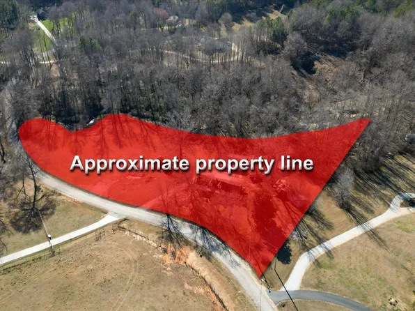 581 Flynn Rd, Greer, SC 29651