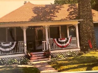 908 State St, Charlevoix, MI 49720