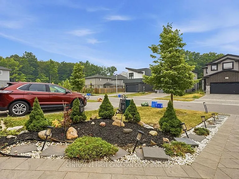 464 Jessica Way — Photo 40