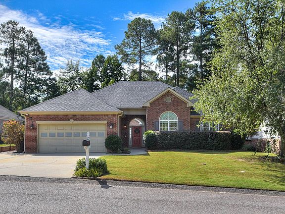 2nd image of 440 Bainbridge Dr
