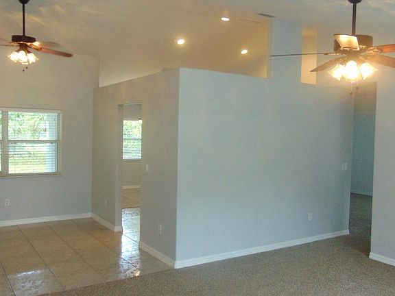 5th image of 21 Pine Cottage Ln