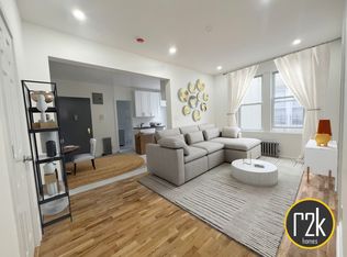 3432 33rd St APT 2R, Astoria, NY 11106