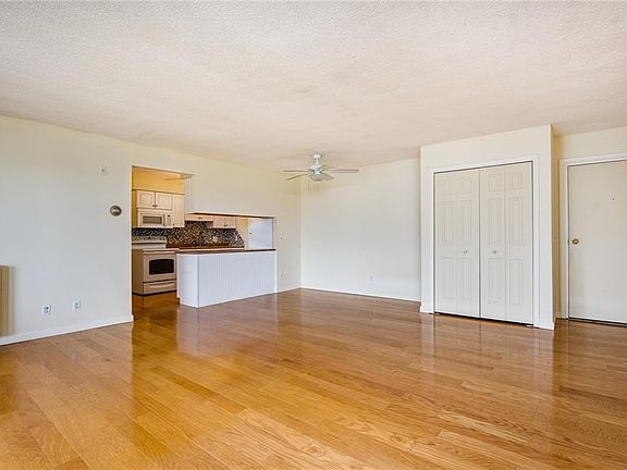 5th image of 400 Narragansett Pkwy APT Nc10