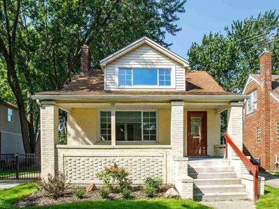 907 University Pl, Grosse Pointe, MI, 48230