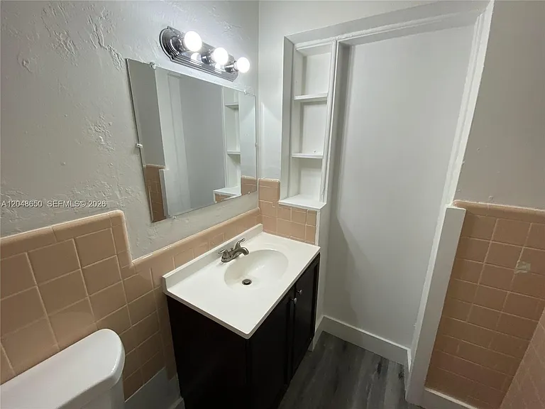 380 SE 12th Ave #2 — Photo 15