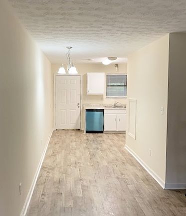 4th image of 222 Mabry Rd