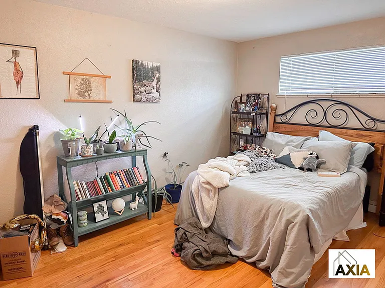 1470-1472 S Gaylord St — Photo 4