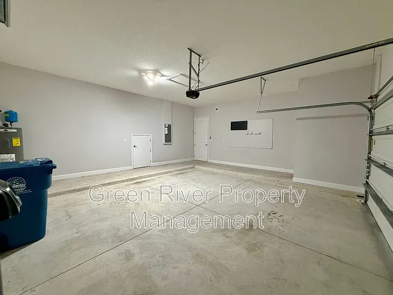 1818 Sandy Creek Pkwy — Photo 43