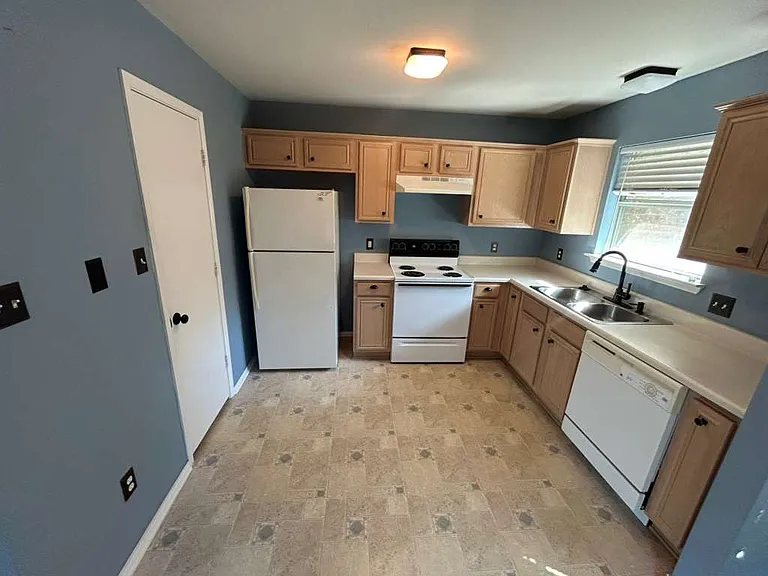 3830 Kiest Knoll Dr — Photo 4