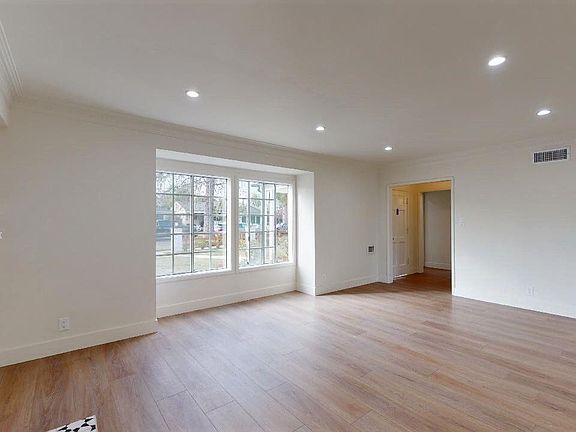 2nd image of 4610 Ventura Canyon Ave