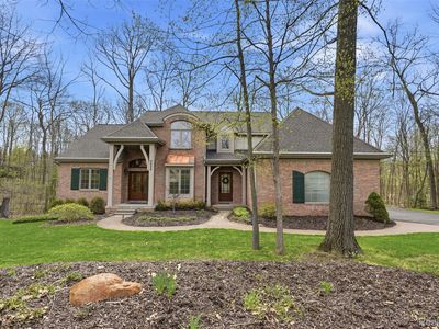 9028 Green Hickory Ln, Fenton, MI, 48430