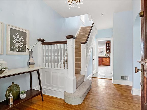 3rd image of 3825 Juniata St