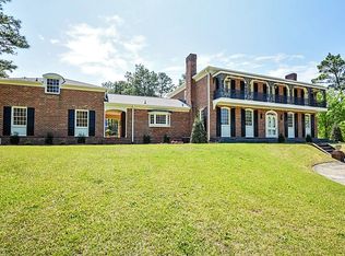 1102 Offshore Dr, Fayetteville, NC 28305
