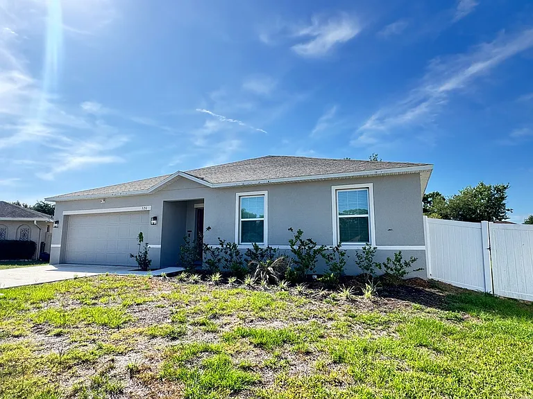 320 Mariana Way — Photo 4