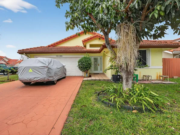 19065 NW 85th Court, Hialeah, FL 33015