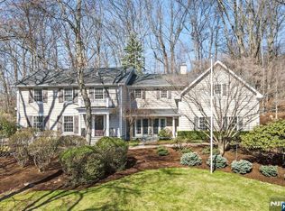 760 Riven Wood Rd, Franklin Lakes, NJ 07417
