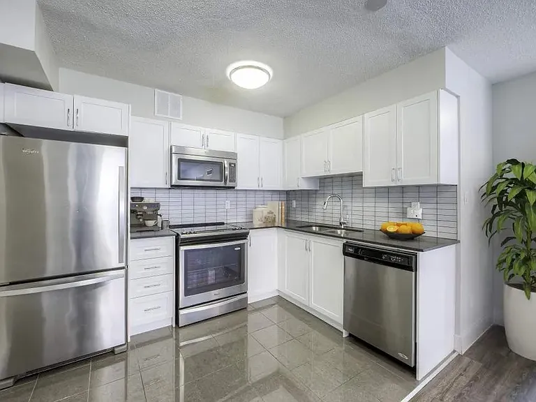 295 Dufferin St — Photo 15