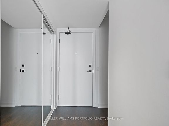 3rd image of 319 Jarvis St #1816