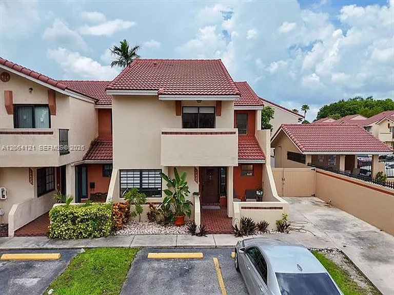 17920 NW 68th Ave #Townhouse 31 — Photo 27