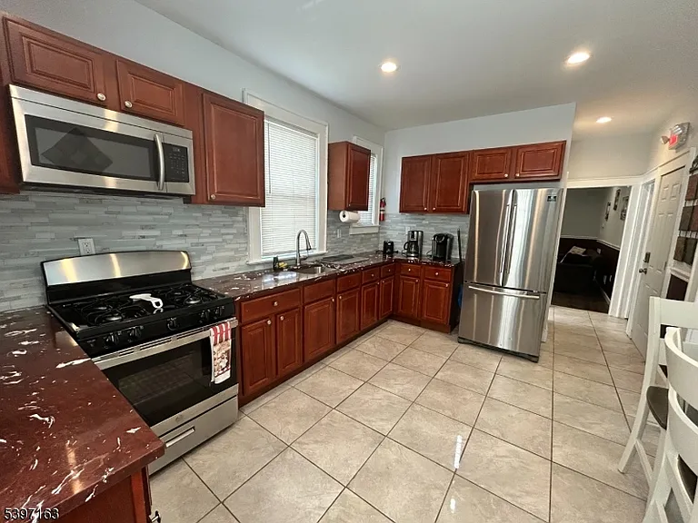 142 Mapes Ave #1-floor 1 — Photo 8