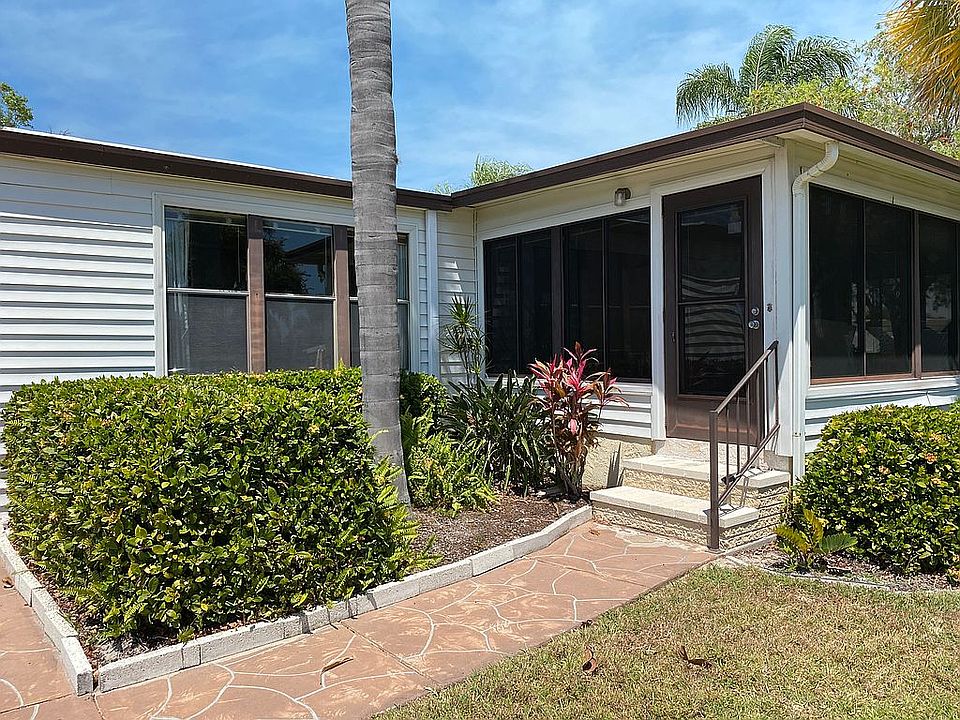 1st image of 296 Camelot Dr