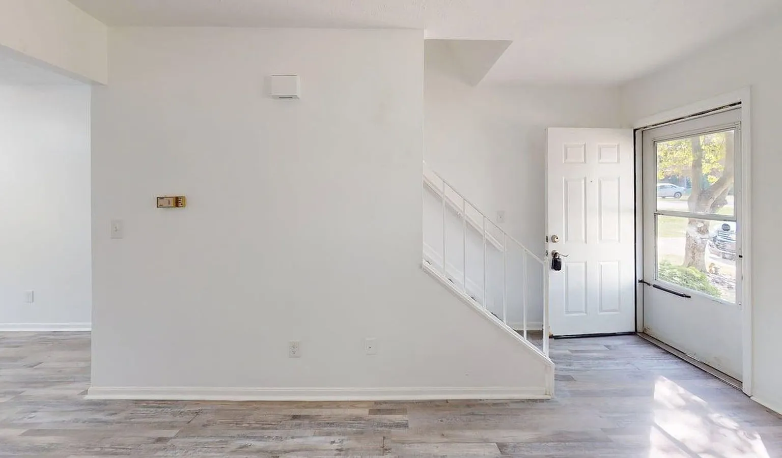 2 bed, 1.5 bath, 1000 sqft, $1,625 — Photo 2