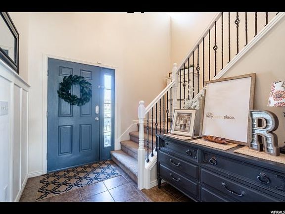 4th image of 1520 N June St #72