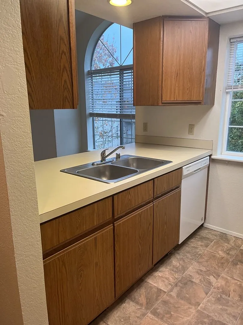 2 bedrooms 1 bath in Blaine! — Photo 4