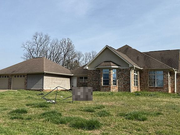 2nd image of 404 Dogwood Rd