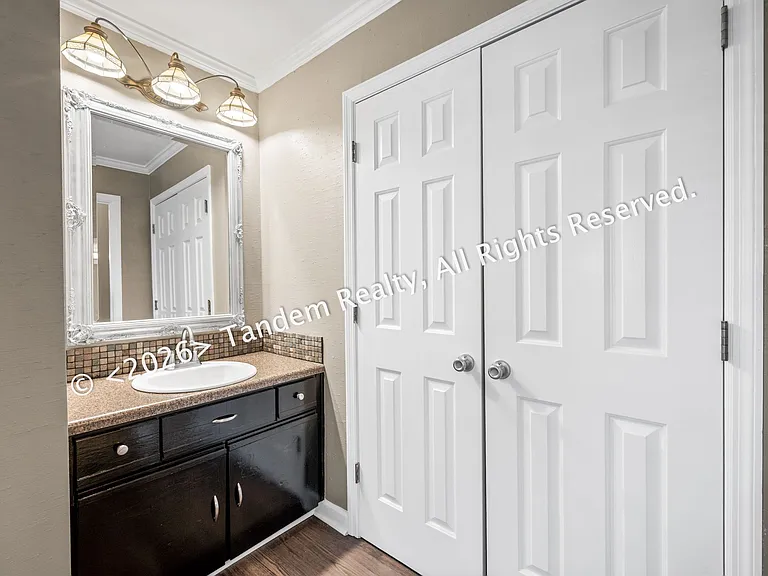 937 Russell St Apt 10 (22)_07222026
