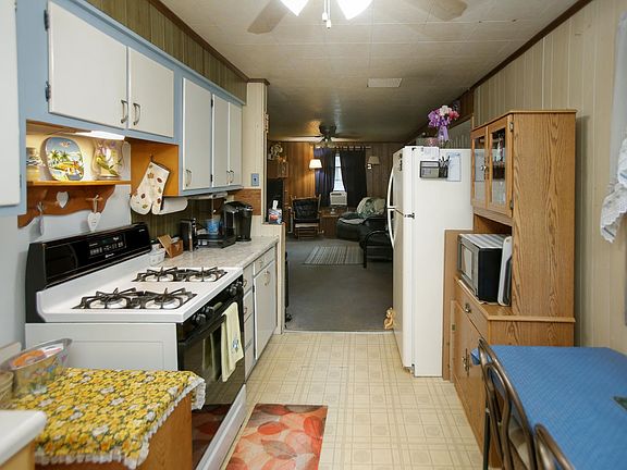 5th image of 158 Aloha Ave