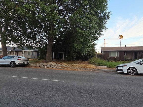 3rd image of 16518 Chatsworth St