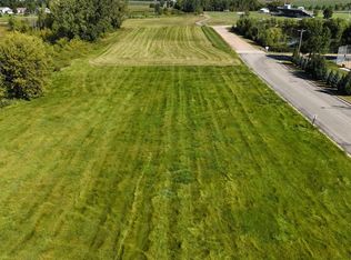 1801 Pryor Ave N, Glencoe, MN 55336