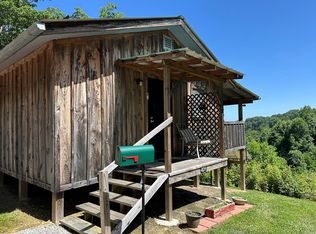 409 Coalpit Branch Dr, Coeburn, VA 24230