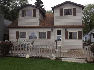 535 Long Point Dr, Houghton Lake, MI 48629