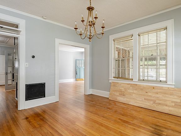 4th image of 6 Warren Ct