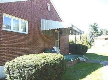 4th image of 981 Rebecca St