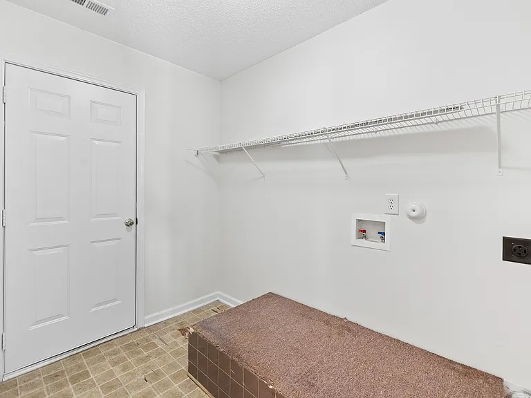 6571 Guard Hill Dr — Photo 47