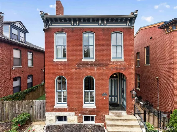 1225 Dolman St, Saint Louis, MO 63104