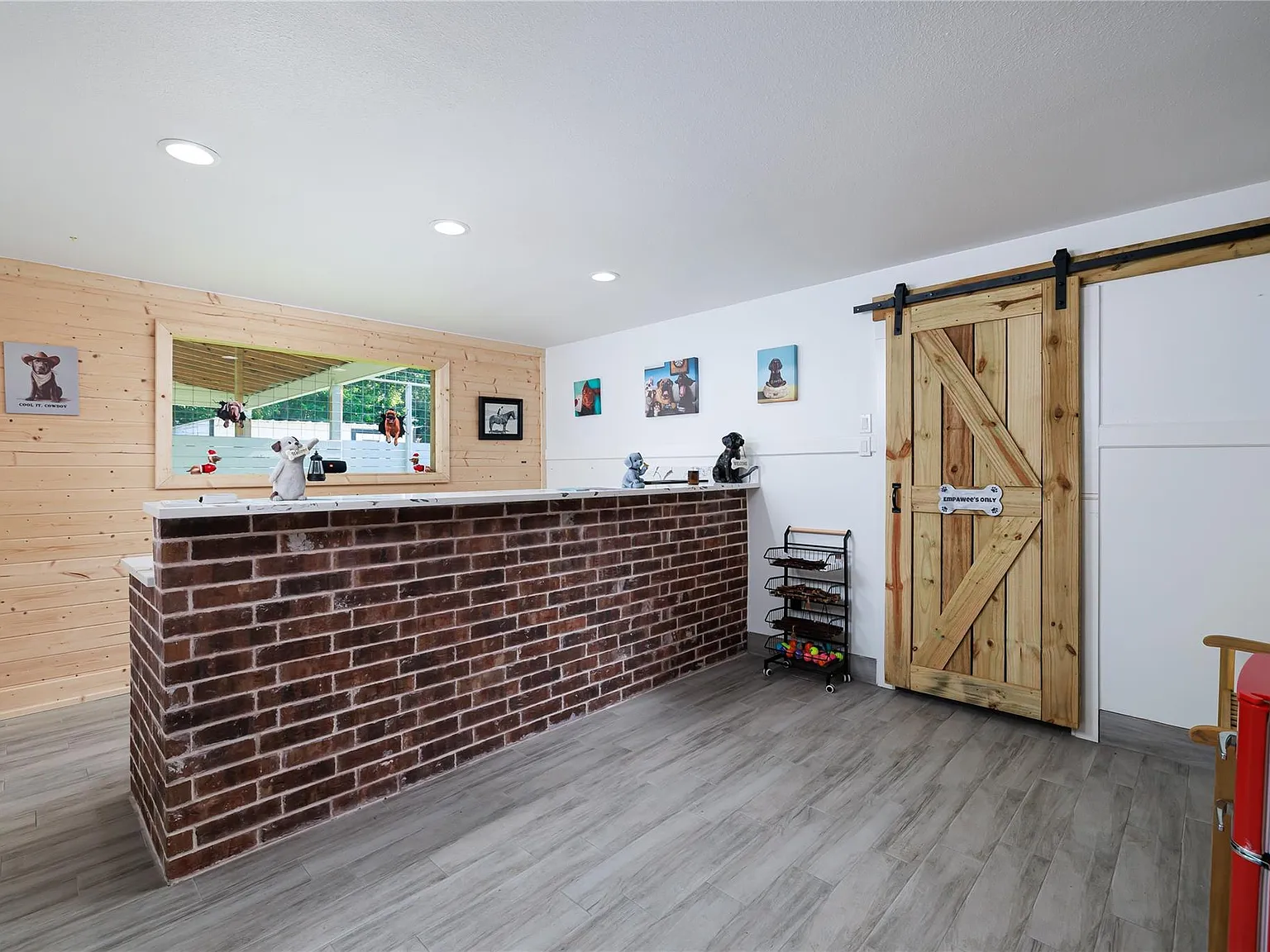 4 bed, 4.0 bath, 5600 sqft, $5,500 — Photo 3