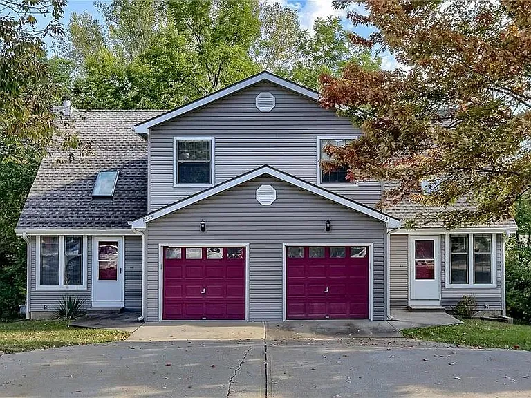 7333 N Liberty St — Photo 1